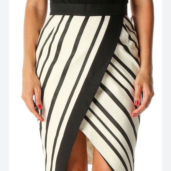H & M Skirt - Picture 1 of 13